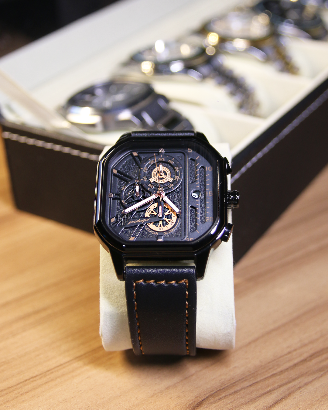 Poedagar Machine® Clock