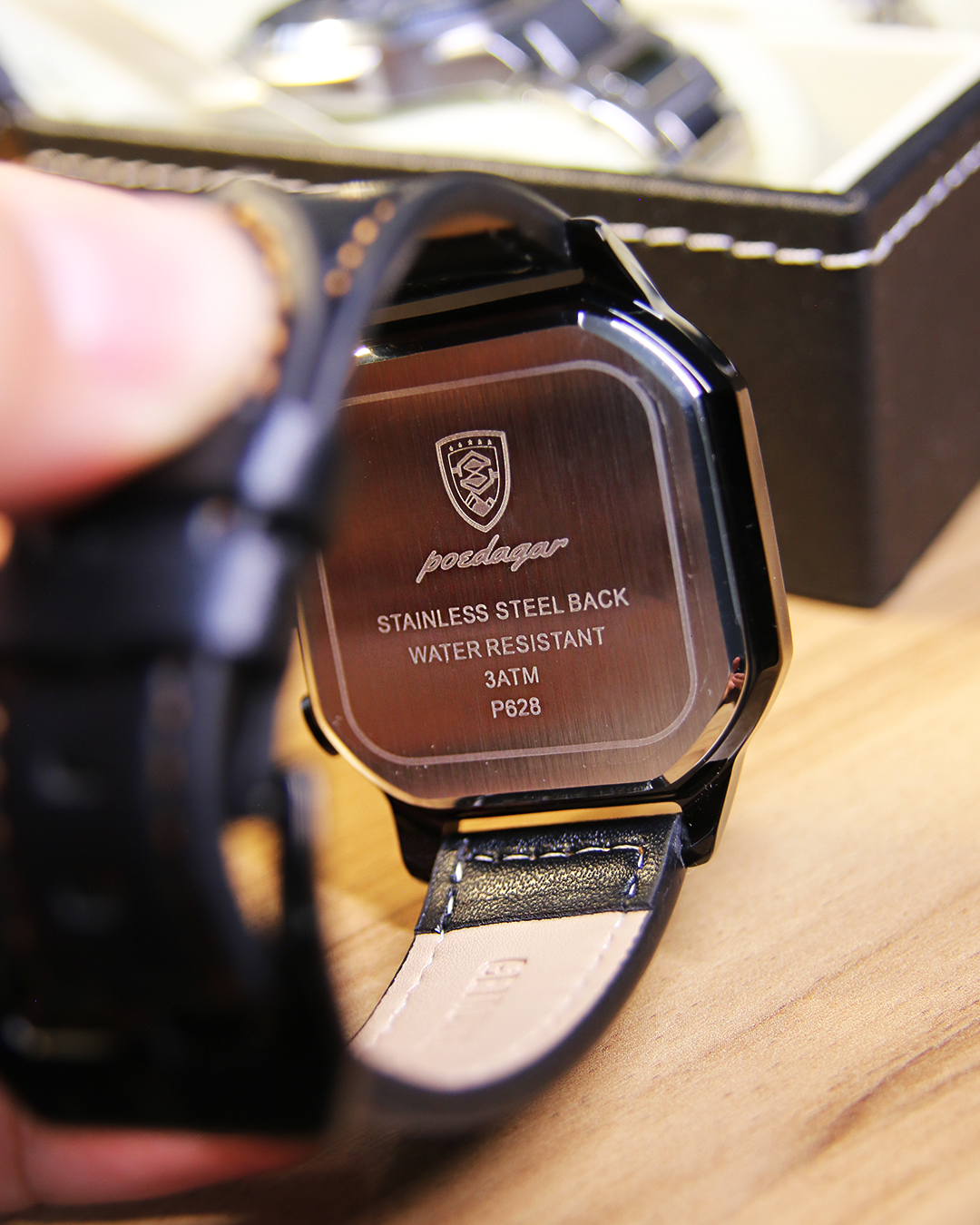 Poedagar Machine® Clock